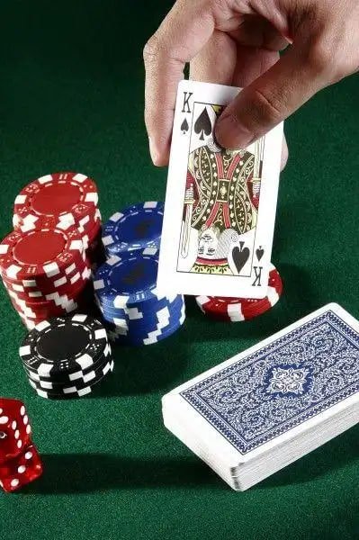 Alur permainan AduQ dengan langkah-langkah taruhan di meja ambon toto